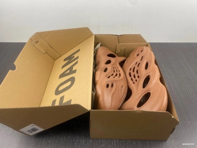 Yeezy HP5335 Clay Adidas Foam Red RNR 1030